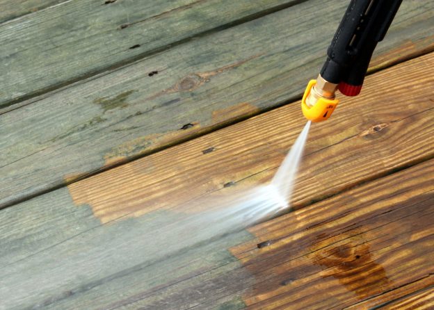 Pressure washing wood clean